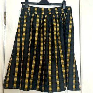 Ann Taylor Gold & Black pleated skirt. Size 12